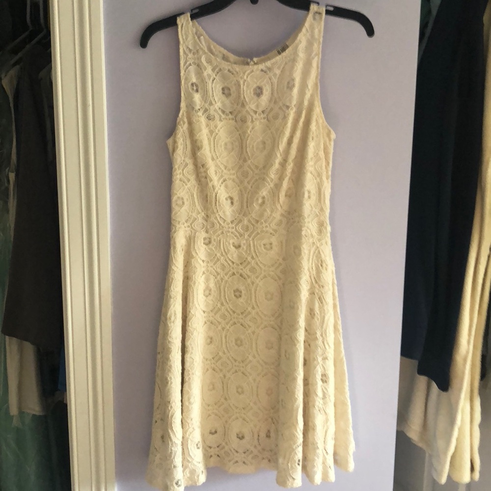 BB DAKOTA CREAM LACE FIT & FLARE DRESS(worn once) - Picture 2 of 4